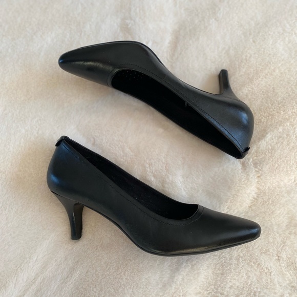 Rockport black leather pumps | shoes | heels | work | holiday | size 9.5 - Picture 3 of 5